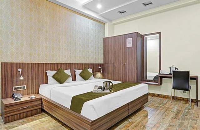 FabHotel Sam Inn