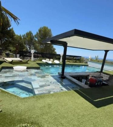 Fabuleuse villa Marseille -7 chambres -14 pers avec grande piscine 2 jacuzzis