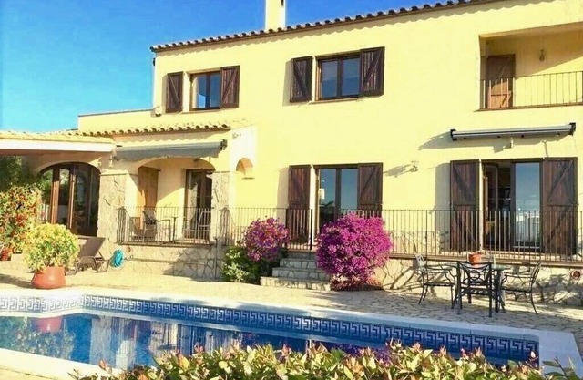 FABULOSA! VILLA DE LUXE et RELAXANTE. VUE SUR LA MER, PISCINE 8M, AIRCON ET GYM