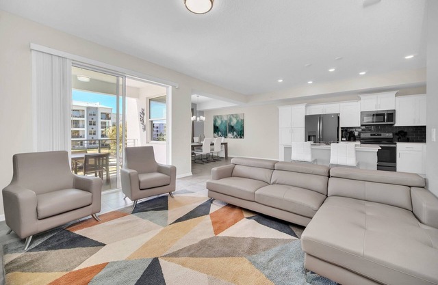 Fabulous 2 Bed Condo in Storey Lake Resort-203PC