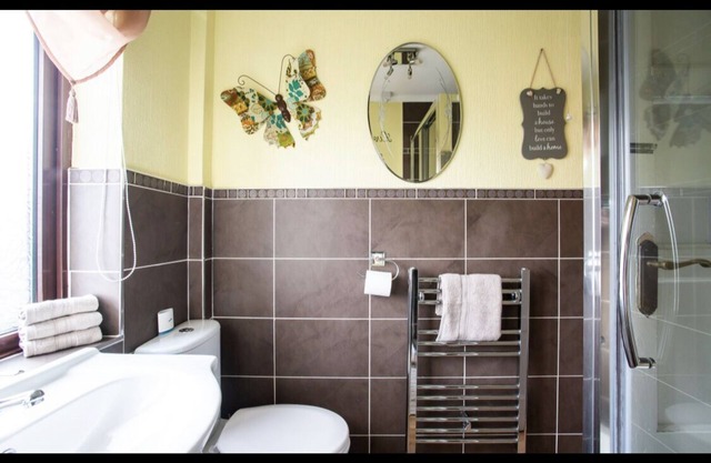 Fabuleuse maison de 2 chambres avec tout ce dont vous pourriez avoir besoin pour un merveilleux séjour à Belfast.