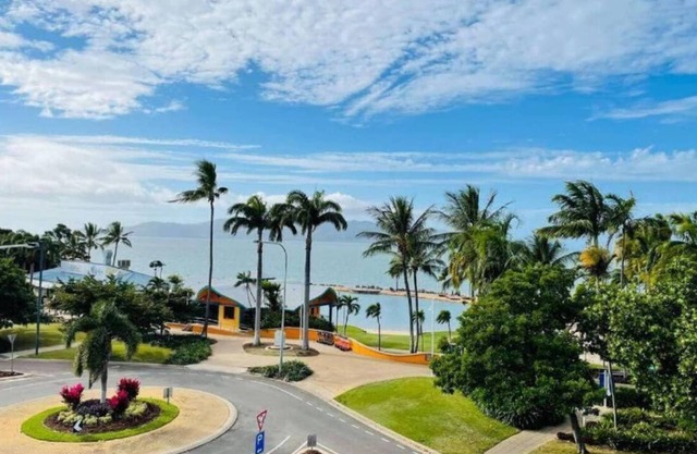 Fabulous 3Bed 2Bath With Stunning Views-The Strand