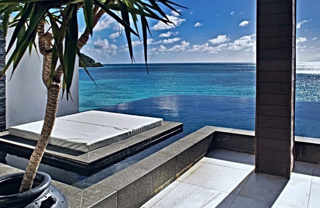 Fabulous 4 bedroom Villa in Tamarind Hills overlooking Darkwood beach with stunning views