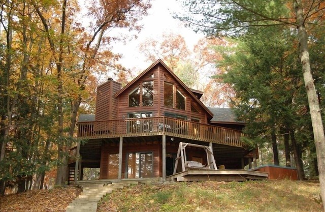 Fabuleux 4 BR Lakefront Cabin w / Hot Tub Spooner Wsconsin Area Lake