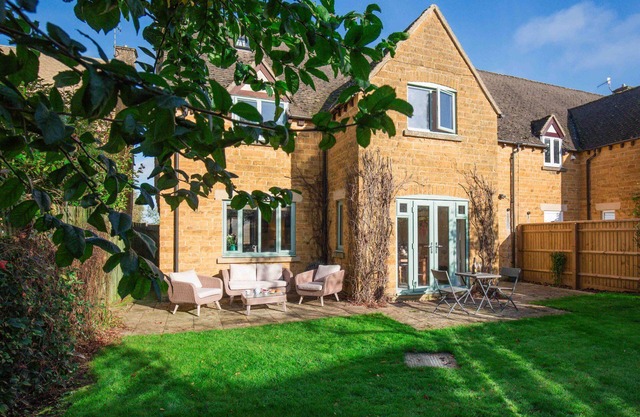fabulous and homely dog friendly holiday cottage - Kingsley House