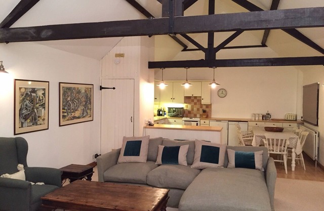 Fabuleuse conversion de grange de caractère, dans un magnifique havre rural du Dorset.