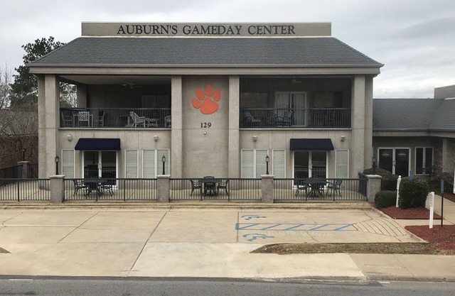 FABULOUS Condo Unit - Le plus proche du stade AU, de l'arène et du parc Plainsman!