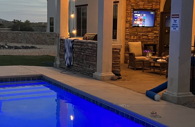 Fabulous Desert Home Mnt views with Pool & Spa!