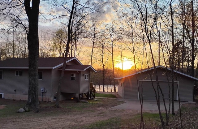 The "Cozy Crappie" - Charming Cabin on Quiet Lake! NEW LISTING NEAR SPOONER