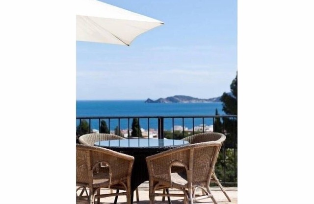 Fabulous holiday villa with sea views WIFI and a/c in Javea Port