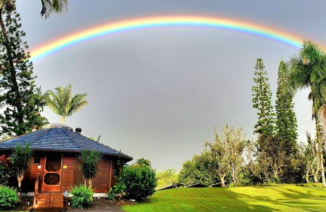 Fabulous Home Overlooking Hilo Bay and Kawainui Falls