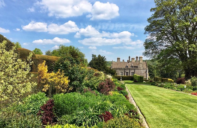 Fabulous Jacobean apartment in the grounds of a Cotswold country estate - Miserden Park Flat