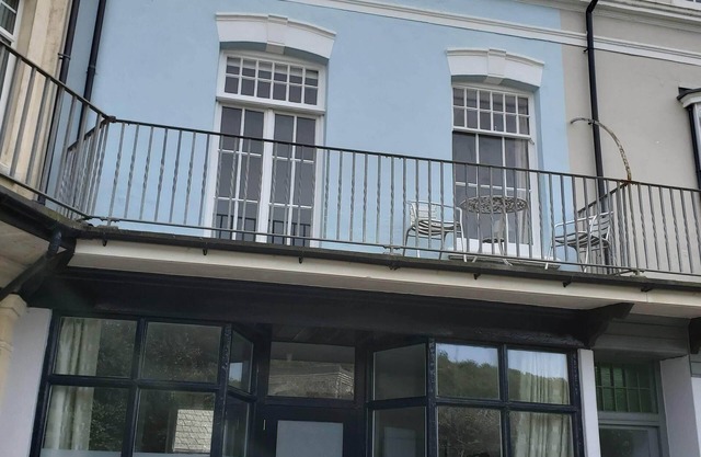 Fabulous large seaside holiday home in North Devon's best village!