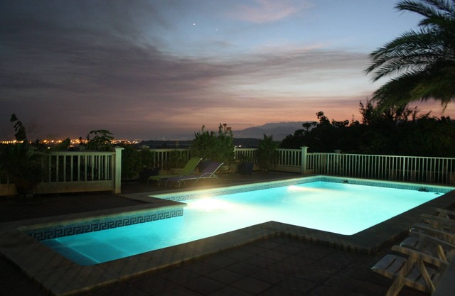 Villa fabuleuse sur la côte tropicale avec piscine privée