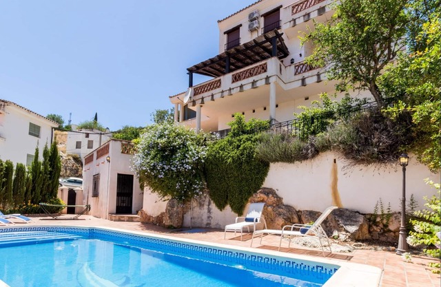 Fabuleuse villa avec piscine privée et vue