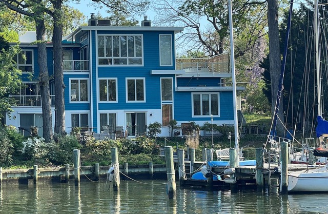 Special Pricing - Spring Sailboat Show! Save $200 on a 2 Night Stay! April 22-27 bookings only.