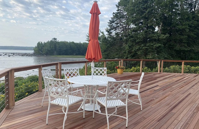 Fabulous Waterfront Cottage for Two