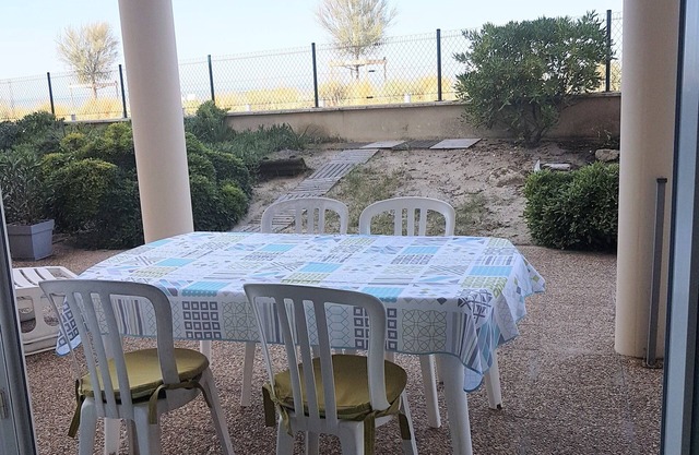 Face à l'Océan . Près des commerces . Parking privatisé