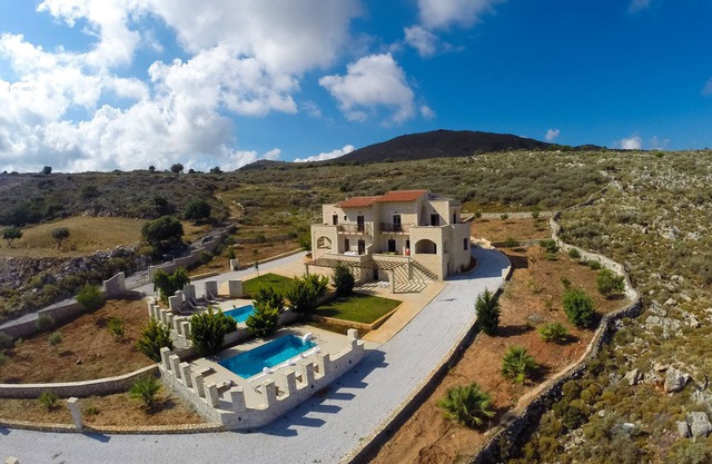 Faethon et Aeolos villas éco-pierre avec vue imprenable sur la mer