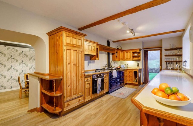 Fairbank Farmhouse - Cinq Chambres Maison, Couchages 10