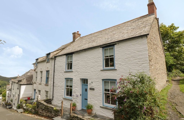 FAIRFIELD COTTAGE, pet friendly, with open fire in Boscastle