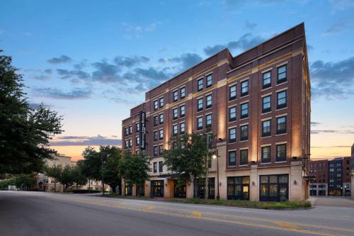 Fairfield Inn & Suites by Marriott Savannah Downtown Historic District