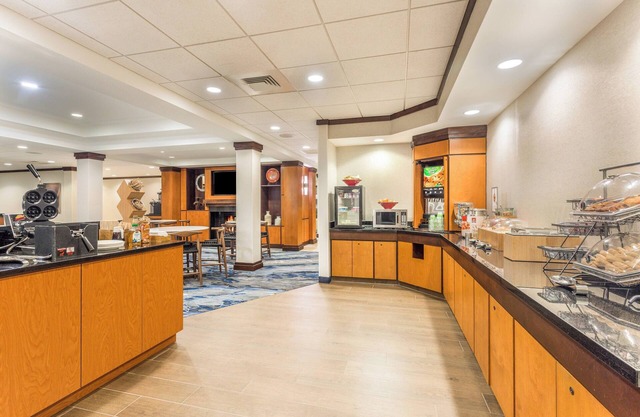 Fairfield Inn & Suites by Marriott Madison East