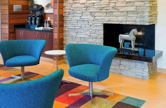 Fairfield Inn & Suites Lexington Keeneland Airport