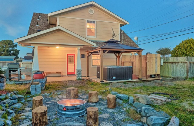 🩴🌲Fairhaven Retreat: Enjoy serenity and ocean breeze at this family friendly coastal home!
