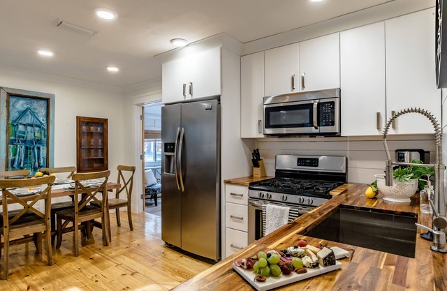 Fairhope Downtown Cottage Sleeps 10 "Walk to Town" Beaucoup de stationnement et garage