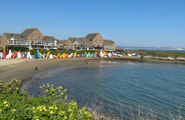 FAIRWAYS, family friendly, character holiday cottage in Wyke Regis