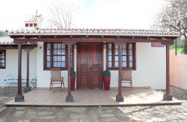 FALCON CREST COTTAGE