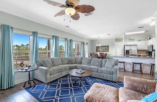 Discounted May 27- Jun 3rd available 2 Bd/2Bth 5 minute walk to Beach