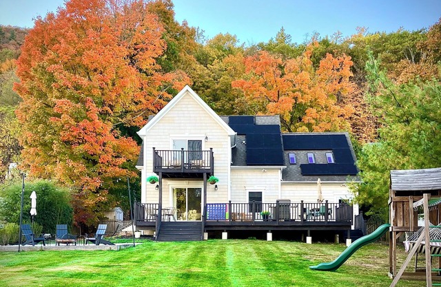 TRUE LAKEFRONT on Greenwood Lake. Explore Lake Life. NYC 50mi @thelakehousegwlny