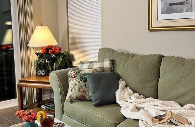 Charming 2-bedroom condo with AC, WiFi in peaceful Sunset Beach