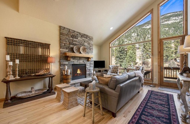 Fall River Retreat - Monthly Long-Term Vacation Rental townhouse