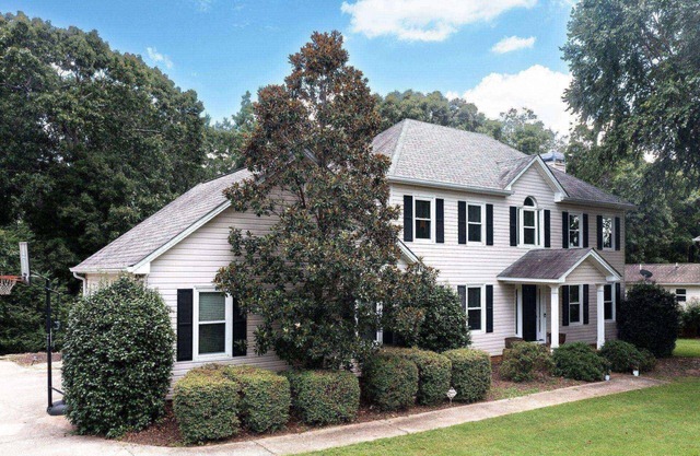 Reduced Rates |Colorful Game-Themed Home at Lake Lanier |Skee-Ball, Indoor BBall, Sony PS4, Fire Pit