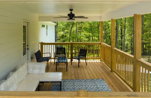 Reduced Winter Rates | 3 BR | Lake Lanier | 9 Hole Mini Golf Course | Air Hockey, Pac Man, Kids Zone