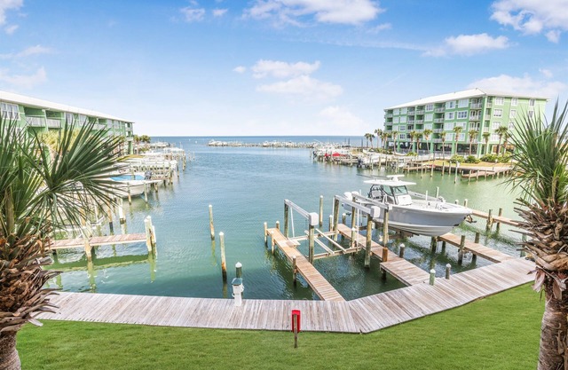 Fall Sale! Great Views + Hot Tub + Private Balcony - Boater's Paradise!