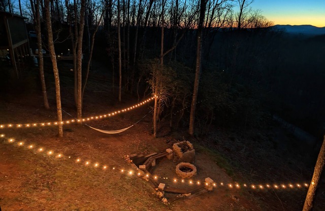 Spring Special/ Legends Lookout Lodge/NEW CABIN/Family Friendly