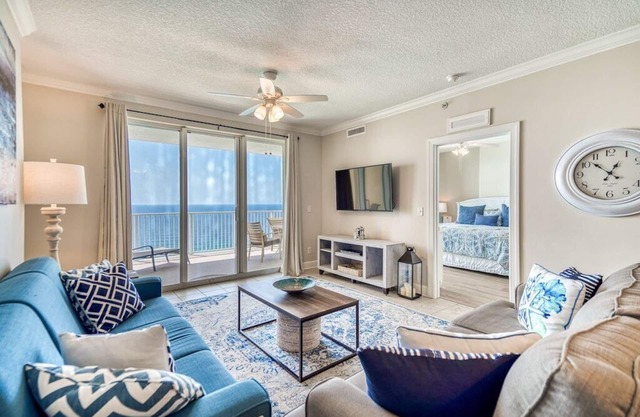 MAGNIFIQUE CONDO avec ÉNORME BALCON! * HIVER 2020 À JOUR! NOUVEAU DANS LES LOCATIONS!*