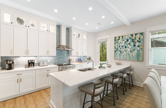 Available for Summer! Community Pool! Tram Service to Beach! Close to Rosemary Beach!