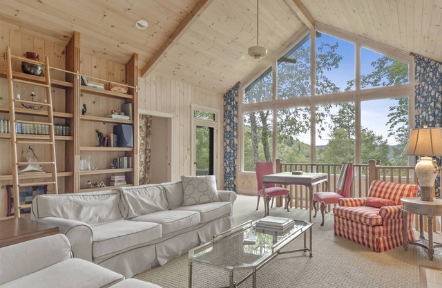 Falls Drive Cottage | Marvelous Home in the Highly Desired Highlands Falls Country Club Community