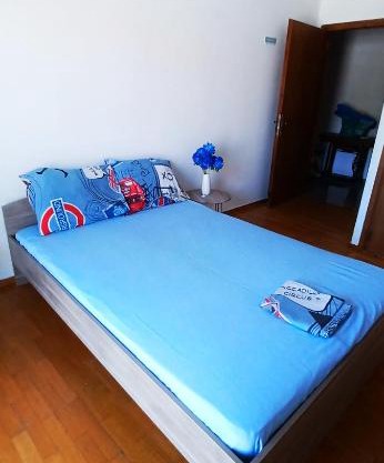 Falon's apartment room 1