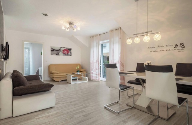 Appartement familial 2 près de la rive du lac de Constance avec balcon et Wi-Fi