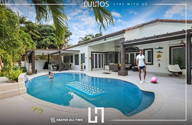 Sunny Escape 4BR Pool Billiards Foosball GameRoom