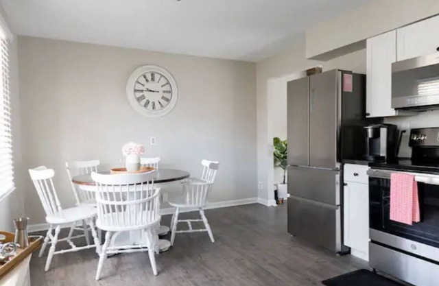 Family and Pet Friendly*Fenced backyard*3Bedrooms