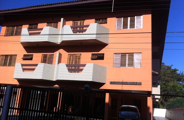 Appartement familial, endroit calme, à proximité de 4 plages et du quartier Itaguá.