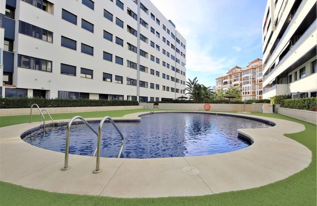 Appartement familial avec clima, Wifi et piscines, Près de la plage, des restaurants et du port