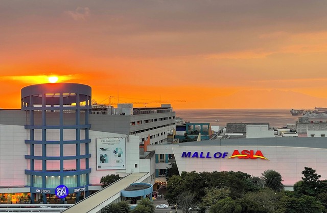 Family/Barkada Room 6-10 pax Mall of Asia view Sea Residences